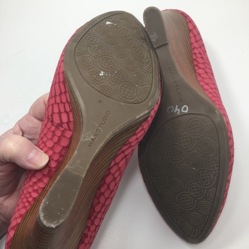 Max Studio Mecca Faux Alligator Wedges - Picture 4 of 16